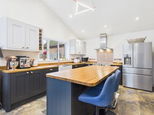 Kitchen- click for photo gallery